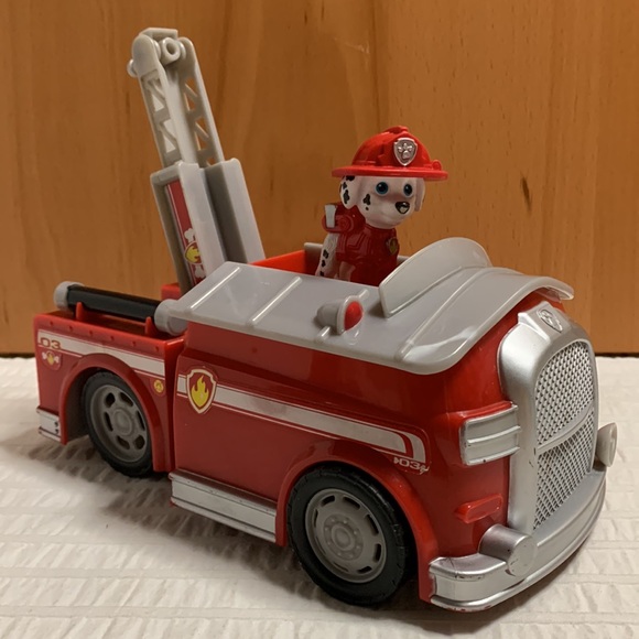 Paw Patrol On-A-Roll Marshall Transforming Firetruck w/Siren - SpinMaster - Picture 1 of 14